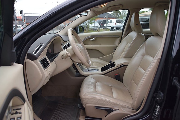 Volvo S80 9 of 25