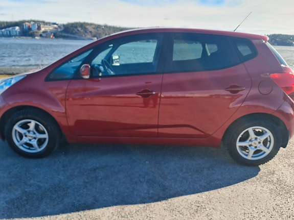 Kia Venga 2 of 5