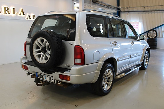 Suzuki Grand Vitara 4 of 5