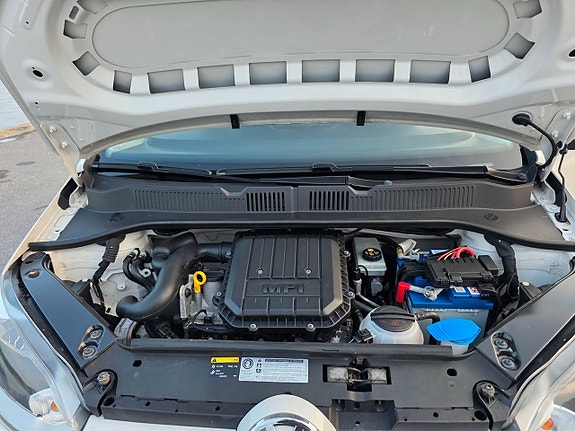 Volkswagen Up! Cross 27 of 27