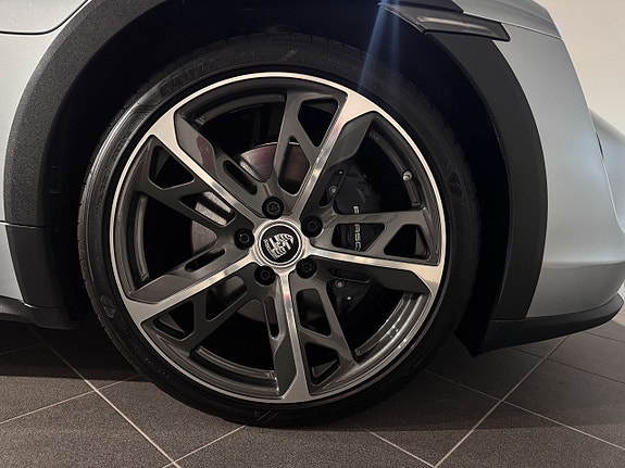 Porsche Taycan 4 9 of 16