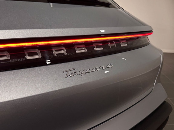 Porsche Taycan 4 7 of 16