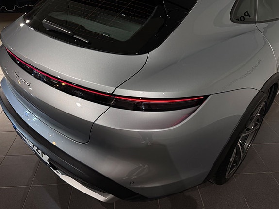 Porsche Taycan 4 6 of 16