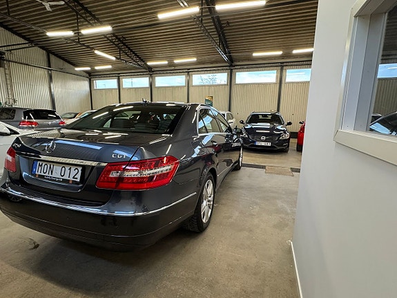 Mercedes-Benz E250 6 of 15