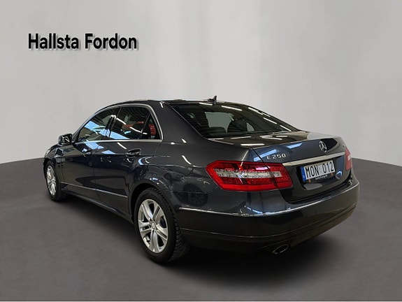 Mercedes-Benz E250 4 of 15