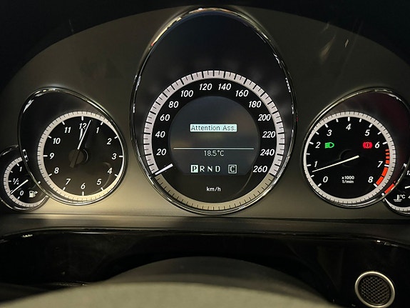 Mercedes-Benz E250 11 of 15