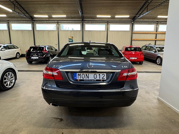 Mercedes-Benz E250 5 of 15