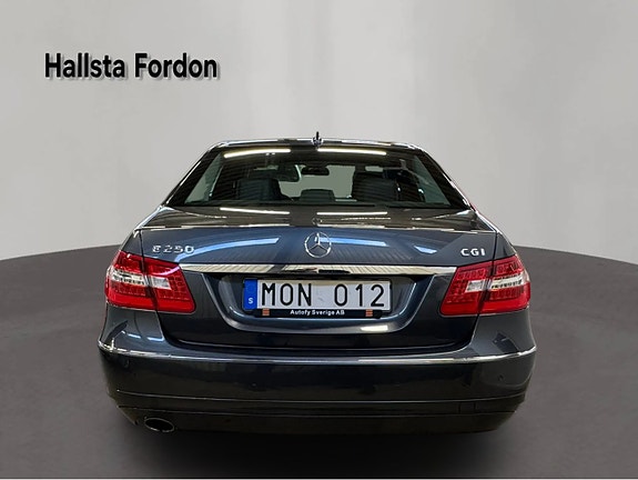 Mercedes-Benz E250 5 of 15