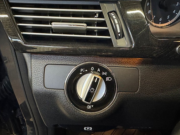 Mercedes-Benz E250 13 of 15