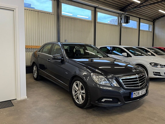 Mercedes-Benz E250 4 of 5