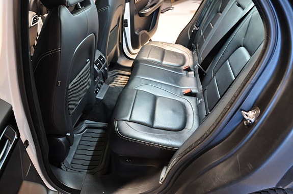 Jaguar F-PACE 14 of 21