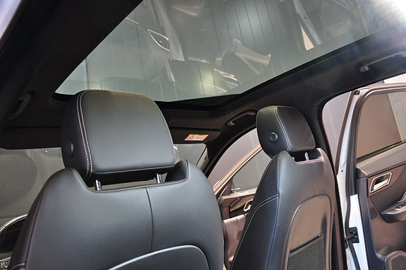 Jaguar F-PACE 16 of 21