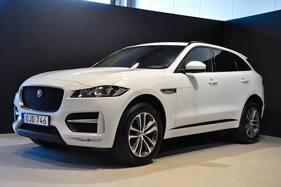 Jaguar F-PACE 2 of 21