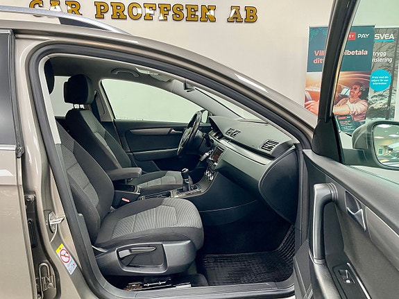Volkswagen Passat 13 of 20