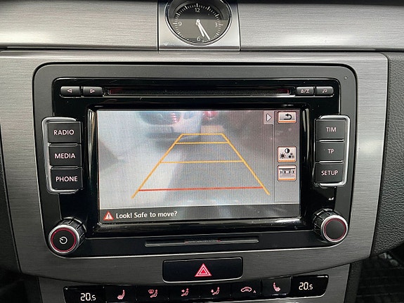 Volkswagen Passat 8 of 20