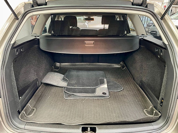 Volkswagen Passat 15 of 20