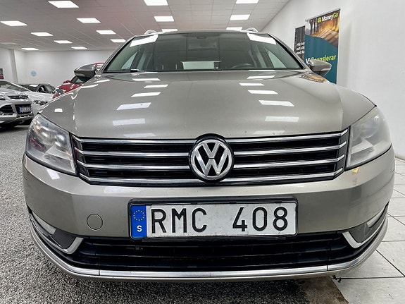 Volkswagen Passat 2 of 5