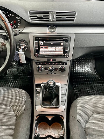 Volkswagen Passat 10 of 20