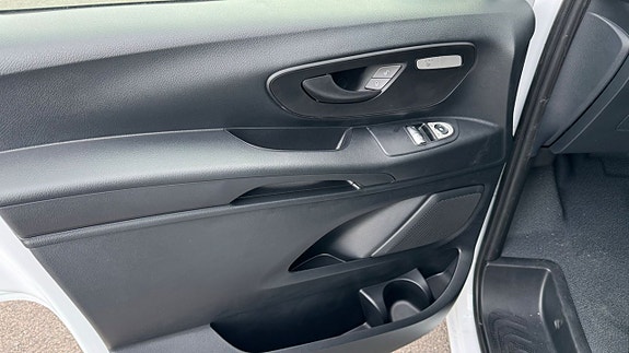 Mercedes-Benz eVito 112 18 of 21