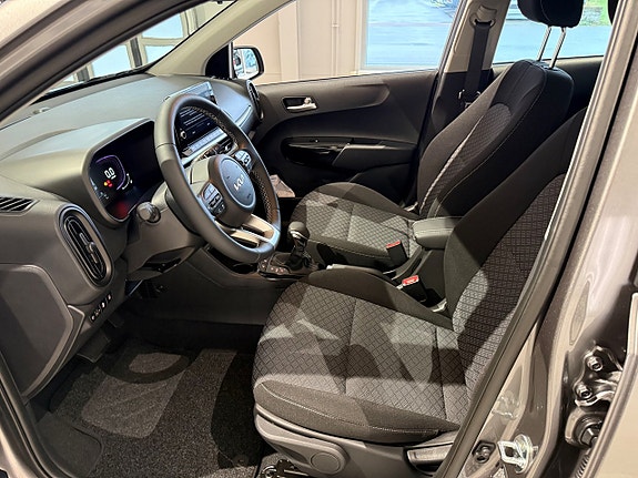 Kia Picanto 7 of 12