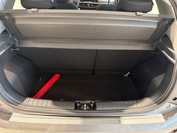 Kia Picanto 8 of 12