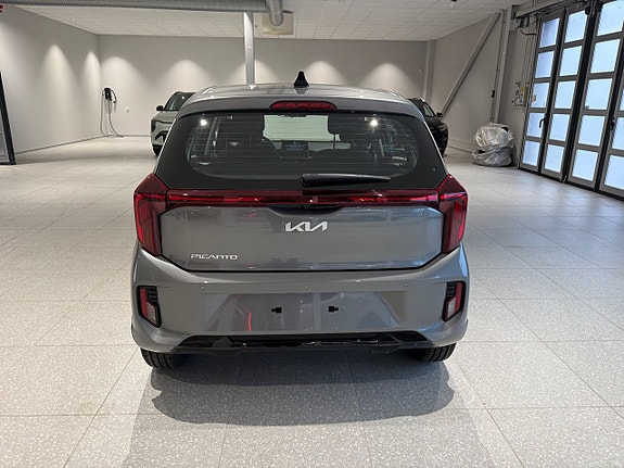 Kia Picanto 3 of 12