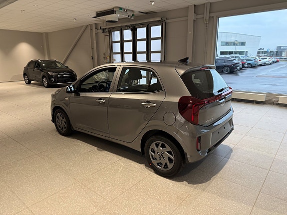 Kia Picanto 2 of 12