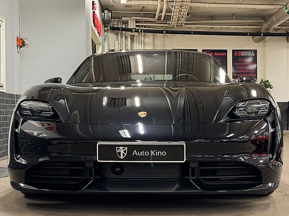 Porsche Taycan Turbo 4 of 23
