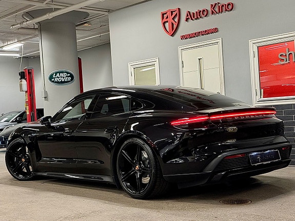 Porsche Taycan Turbo 7 of 23