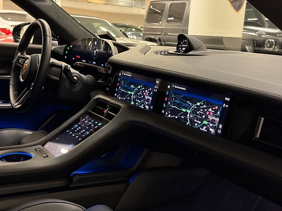 Porsche Taycan Turbo 15 of 23