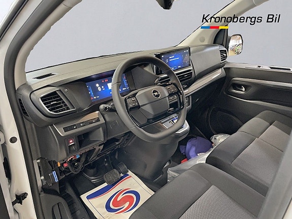 Opel Vivaro 9 of 21