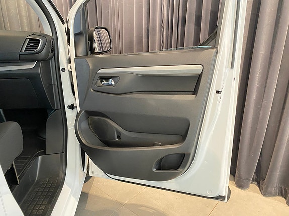Opel Vivaro 30 of 30