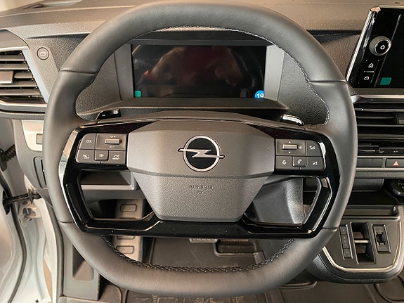Opel Vivaro 6 of 30