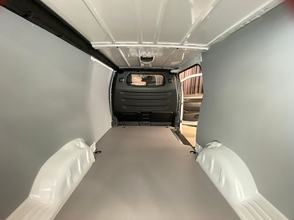 Opel Vivaro 28 of 30