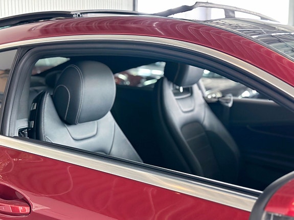 Mercedes-Benz C300 18 of 23