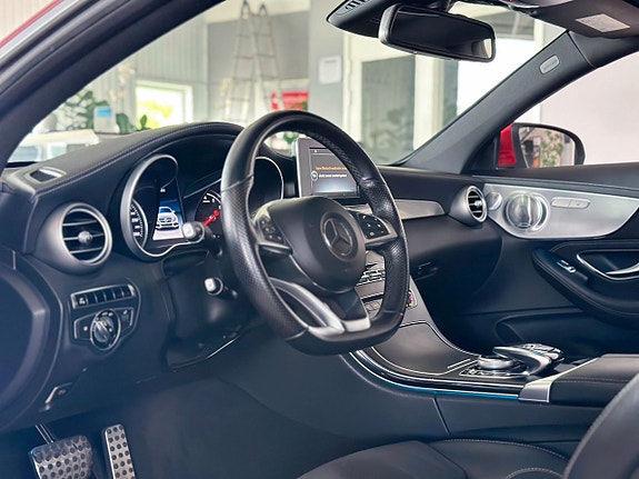 Mercedes-Benz C300 11 of 23