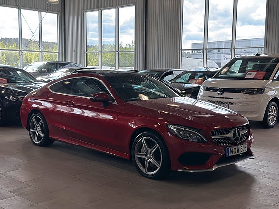 Mercedes-Benz C300 3 of 5