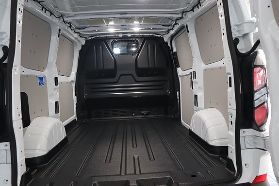 Ford Transit Custom 8 of 11