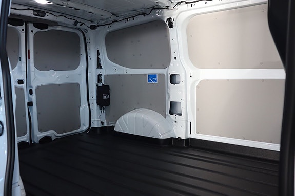 Ford Transit Custom 7 of 11