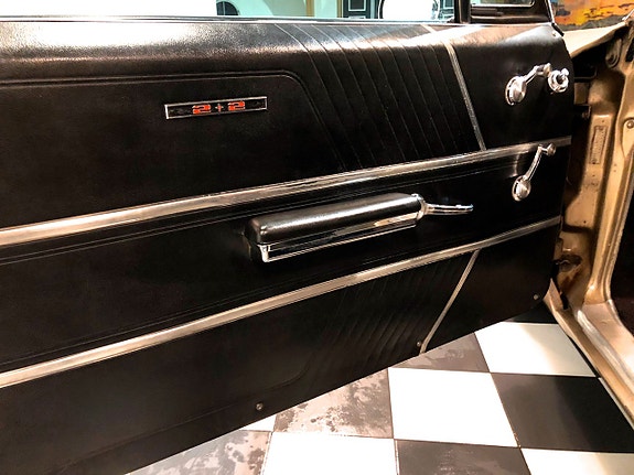 Pontiac 2+2 16 of 21