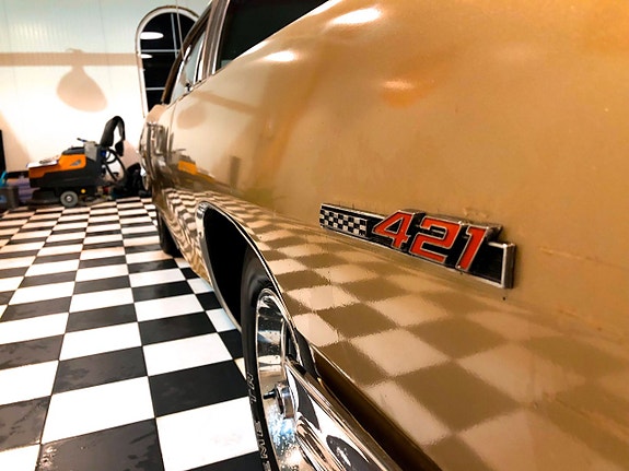 Pontiac 2+2 17 of 21