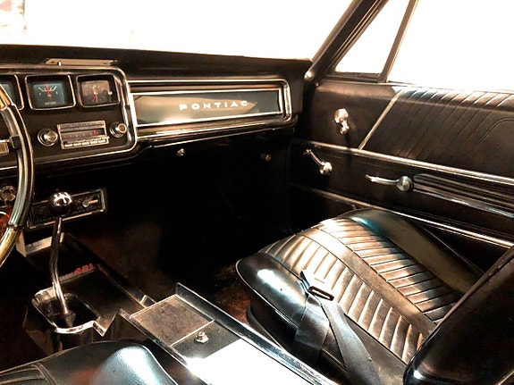 Pontiac 2+2 13 of 21