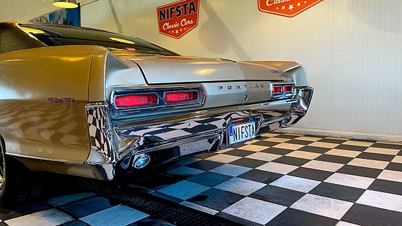 Pontiac 2+2 9 of 21