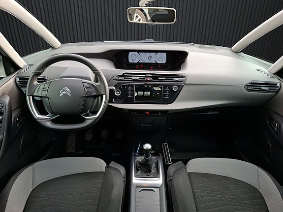 Citroen C4 Picasso 10 of 18