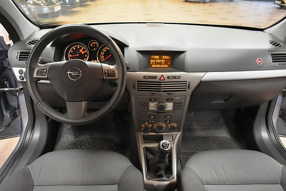 Opel Astra 18 of 18