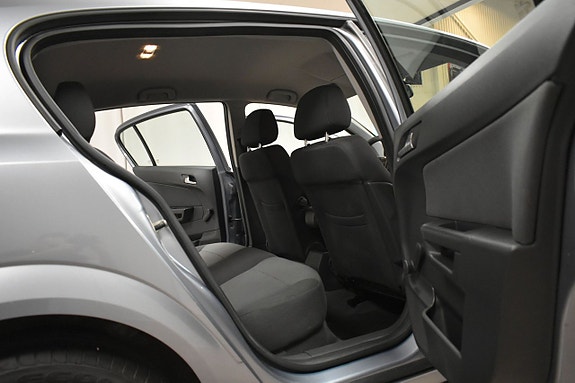 Opel Astra 14 of 18