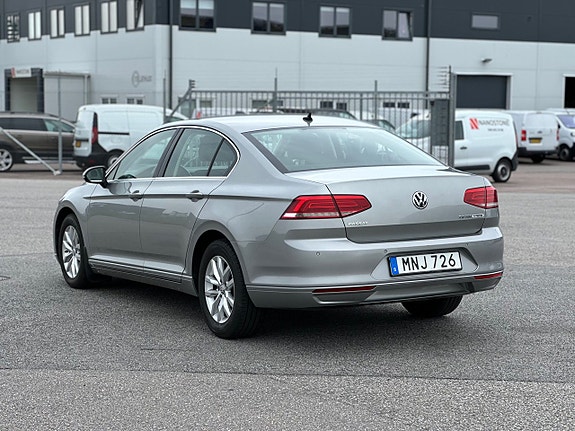 Volkswagen Passat 5 of 5