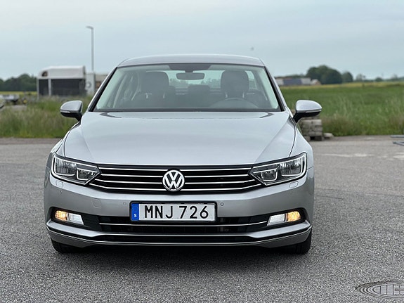 Volkswagen Passat 3 of 5