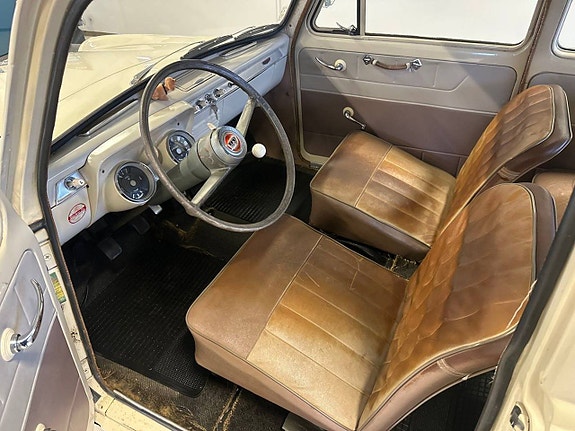 Ford Anglia 8 of 11