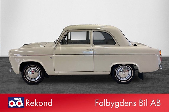 Ford Anglia 3 of 5
